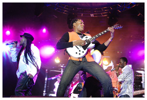 ac7_heavenly_drums_2009-050