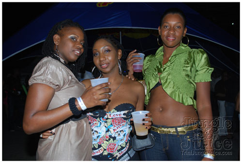 ac7_heavenly_drums_2009_II-045