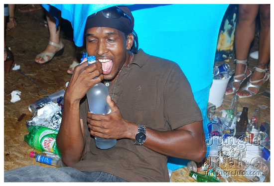 amnesia_ny_sept6-088