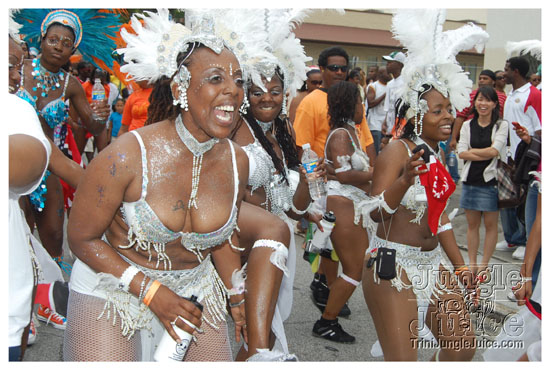 atlcarnival_parade_2009-110