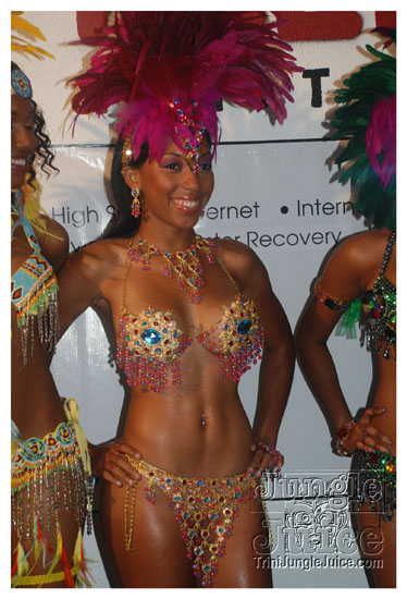 baje_intl_band_launch_jun12_2k9-076