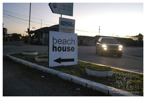 beach_house_carnival_2009-002