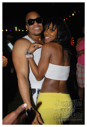 beach_house_carnival_2009-016