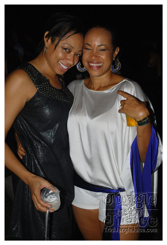 beach_house_carnival_2009-029