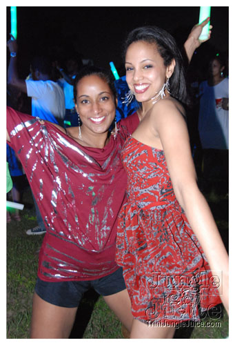 beach_house_carnival_2009-044