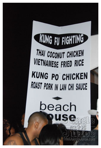 beach_house_carnival_2009-061