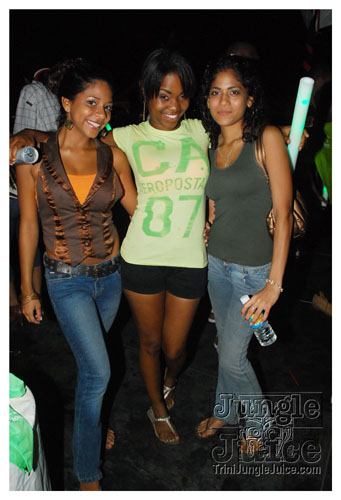 beach_house_carnival_2009-072