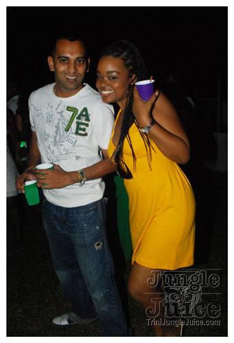 beach_house_carnival_2009-077