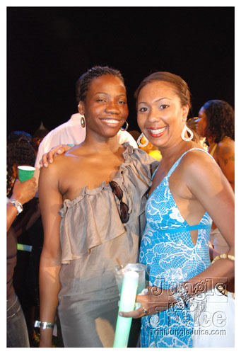 beach_house_carnival_2009-114