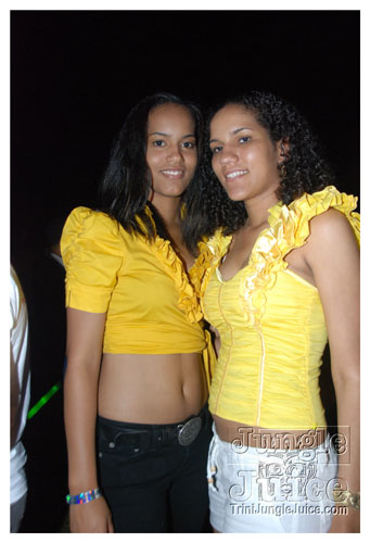 beach_house_carnival_2009-137