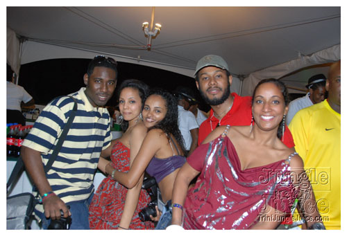 beach_house_carnival_2009-147