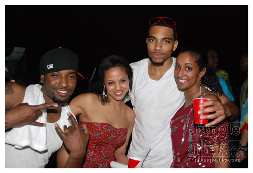 beach_house_carnival_2009-163