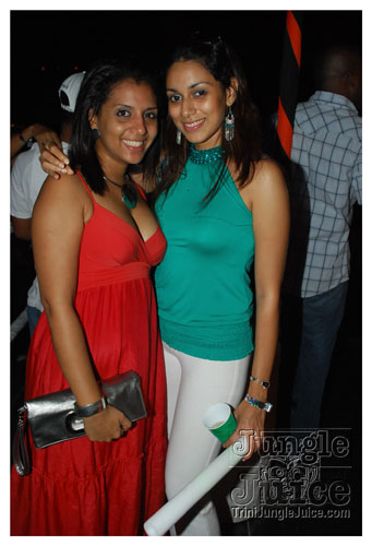 beach_house_carnival_2009-174