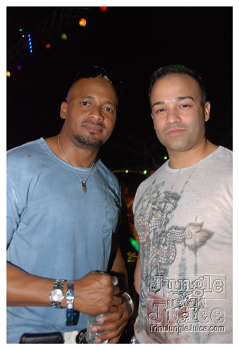 beach_house_carnival_2009-175