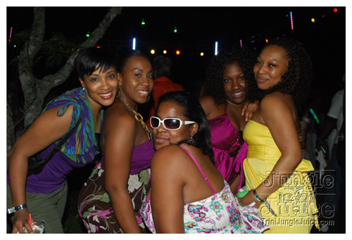 beach_house_carnival_2009-177