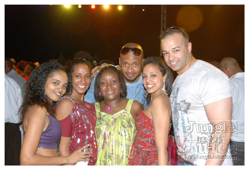beach_house_carnival_2009-180
