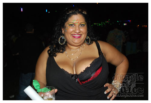 beach_house_carnival_2009-181