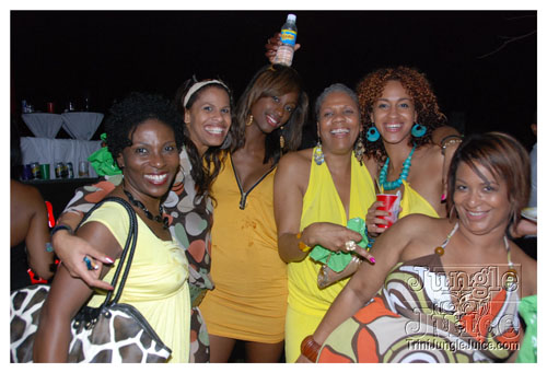 beach_house_carnival_2009-190