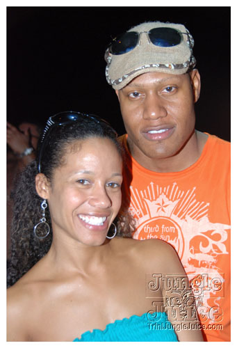 beach_house_carnival_2009-197