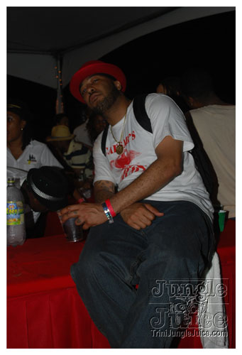 beach_house_carnival_2009-216