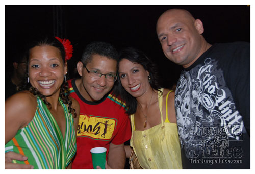 beach_house_carnival_2009-219