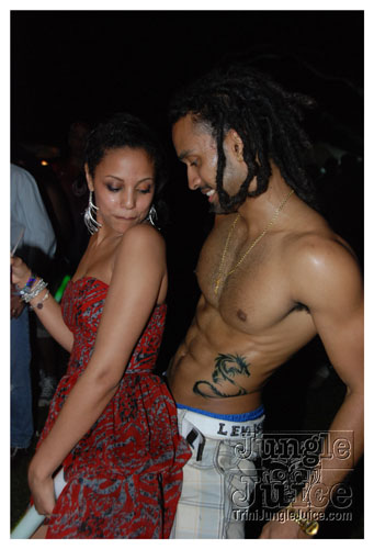 beach_house_carnival_2009-225