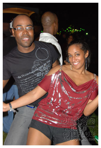 beach_house_carnival_2009-239