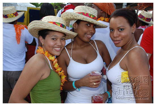 beach_jouvert_apr11-058