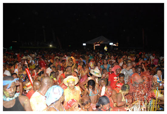 beach_jouvert_apr11-295