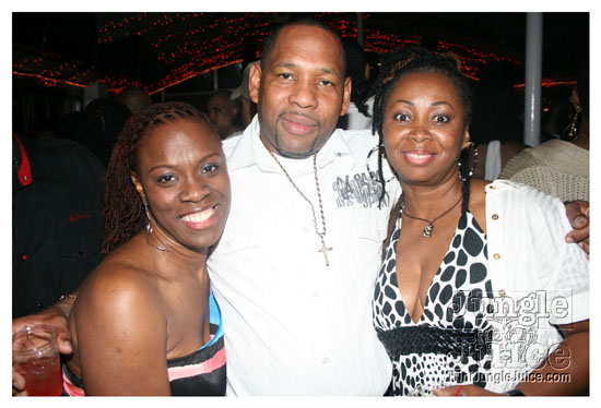 black_and_white_boatride_may23-087