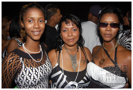 black_n_white_oct9-058