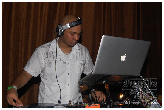 black_n_white_oct9-069