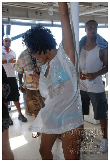booze_cruise_2009_pt2-024