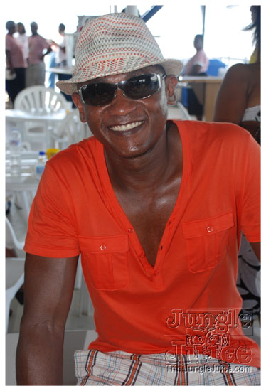 booze_cruise_2009_pt2-027