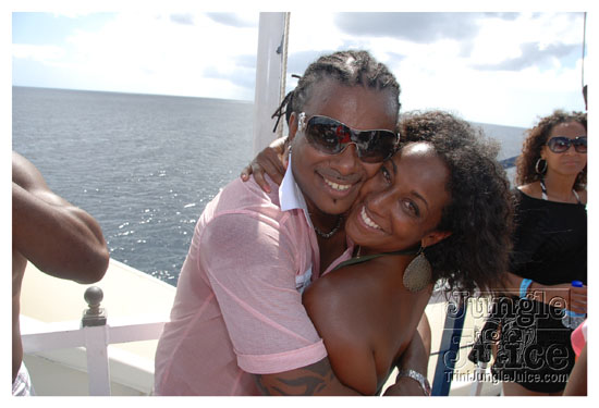 booze_cruise_2009_pt2-048