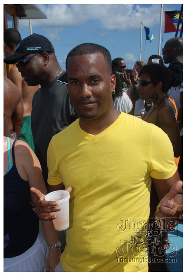 booze_cruise_2009_pt2-057