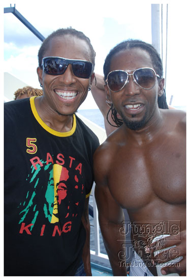 booze_cruise_2009_pt2-061