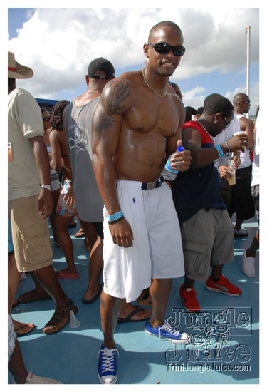 booze_cruise_2009_pt2-069