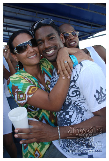 booze_cruise_2009_pt2-082