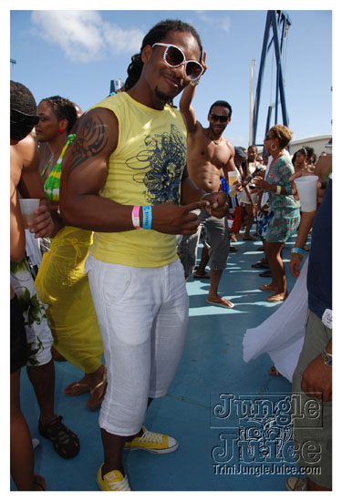 booze_cruise_2009_pt2-088