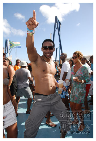 booze_cruise_2009_pt2-089