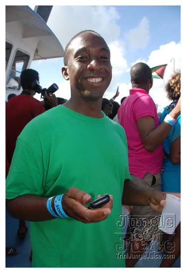 booze_cruise_2009_pt2-106