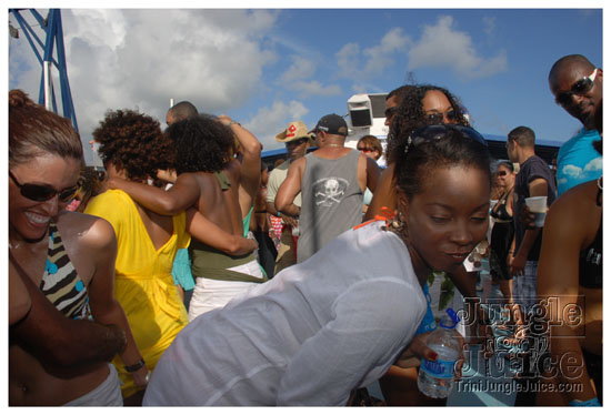 booze_cruise_2009_pt2-140