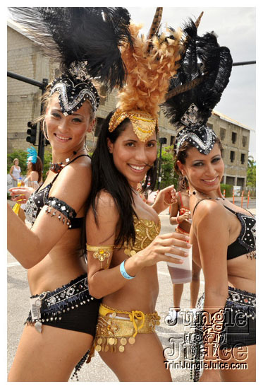 cayman_carnival_may09_pt1-020