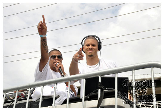 cayman_carnival_may09_pt1-041