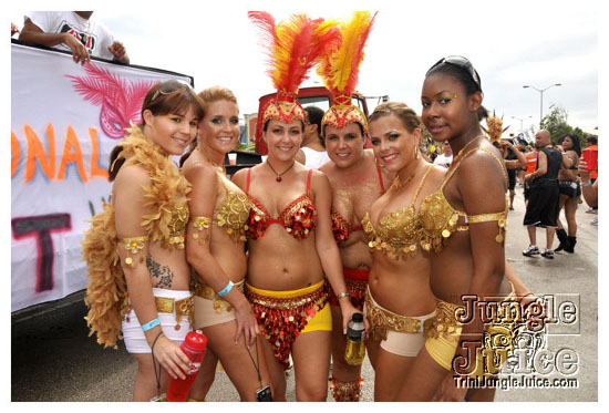cayman_carnival_may09_pt1-063