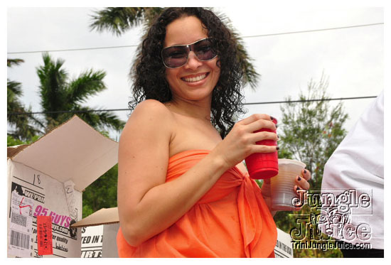 cayman_carnival_may09_pt1-101