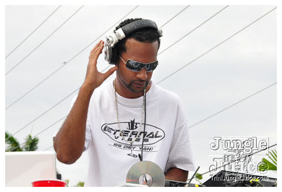 cayman_carnival_may09_pt1-104