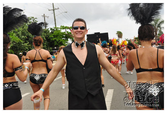 cayman_carnival_may09_pt1-121