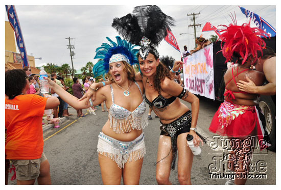 cayman_carnival_may09_pt1-122